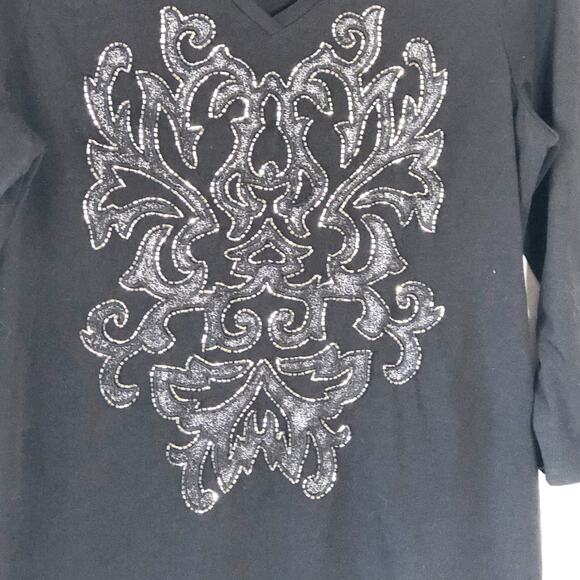 Chico's Zenergy Medium 1 Embroidered Beaded black Top V Neck - Picture 3 of 6